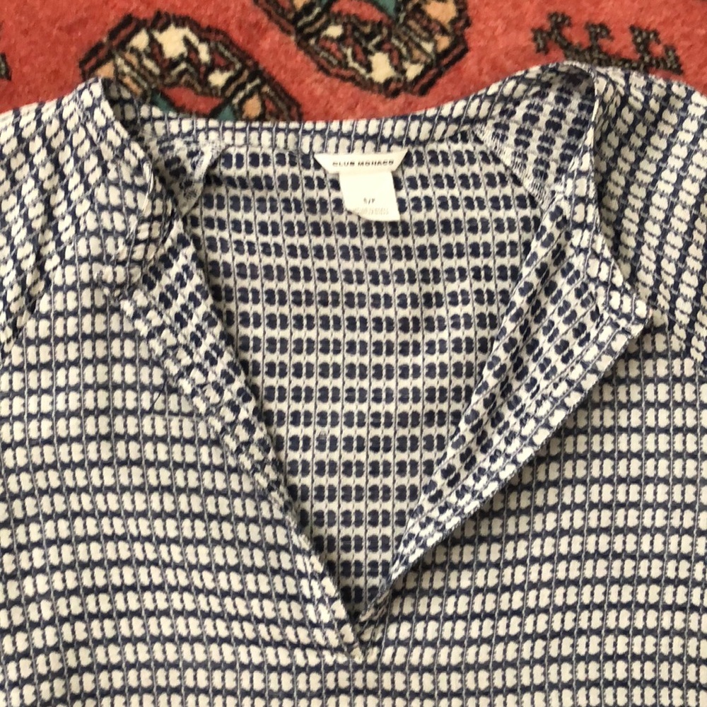 Club Monaco Sheelya Split Neck Top - Picture 8 of 11